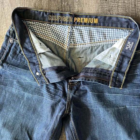 Tommy Hilfiger premium dark blue jeans.  Boot cut 30 x 30 - Picture 11 of 11